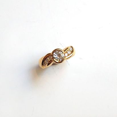 BAGUE en or jaune 18K (750/°°) ornée d'un...