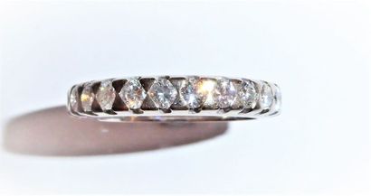 ALLIANCE en or blanc 18K (750/°°), tour complet...