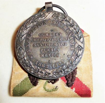 MEDAILLE Napoléon III , d'époque second Empire...
