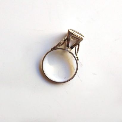 BAGUE en or blanc 18K (750/°°) de style Art...
