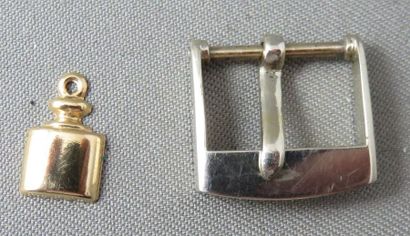 LOT en or 18k (750/°°) composé d'une boucle...