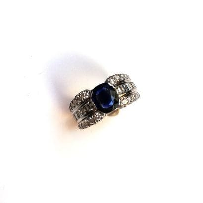 IMPORTANTE BAGUE en or deux tons 18K (750/°°)...