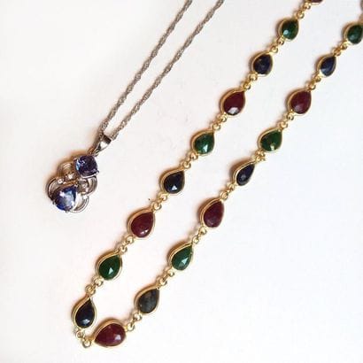 LOT comprenant un collier en argent (925/°°)...