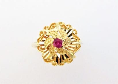 BAGUE en or 18K (750/°°), représentant une...
