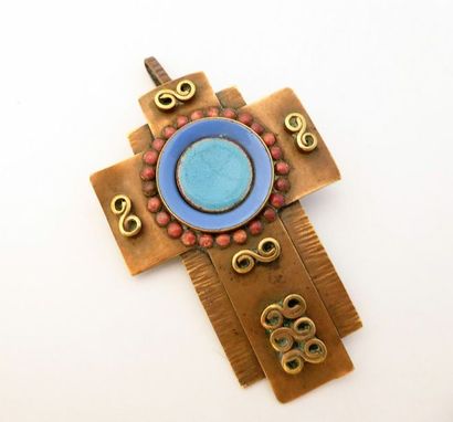 JEAN AUGIS. PENDENTIF broche en bronze et...