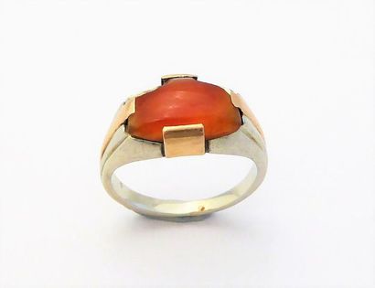 BAGUE en or 18k (750/°°) corps godronné bicolore...