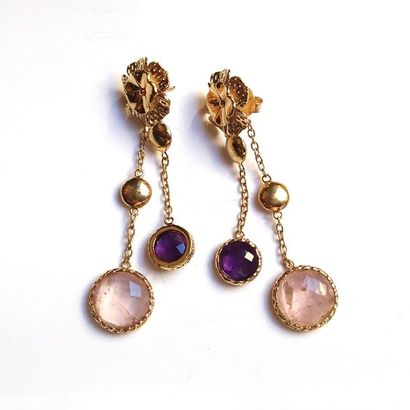PAIRE DE PENDANTS D'OREILLE en argent doré...