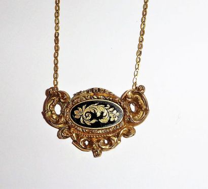 COLLIER en émail et or 18K (750/°°), d'époque...