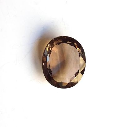 3 TER. TOPAZE ovale facettée. 43,5cts