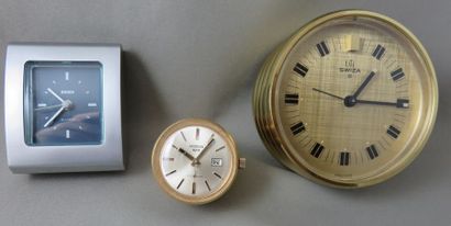 LOT de 3 Réveils en métal

Un Uti Swiza 8...