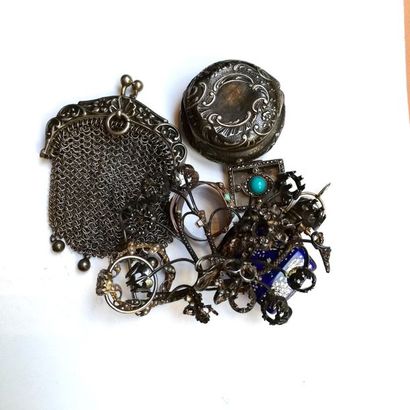 LOT de débris argent divers. Poids brut total:...