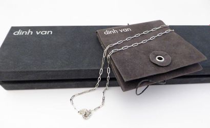 DINH VAN. COLLIER en or 18 K (750/°°) et...