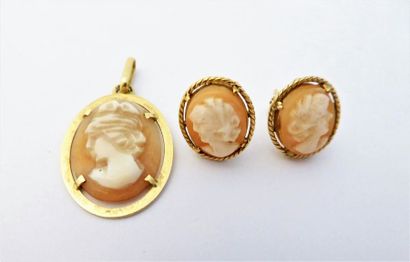 LOT en or 18K (750/°°) composé de 2 demi-...