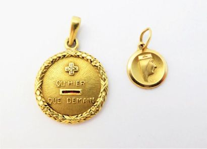 Lot de 2 MEDAILLES en or 18K (750/°°) Augis...
