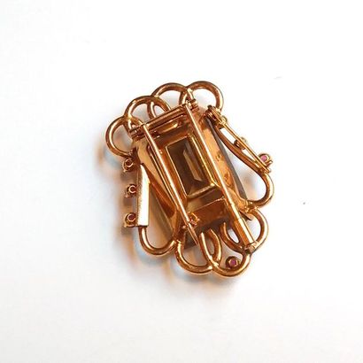 Importante BROCHE en or jaune 18K (750/°°)...