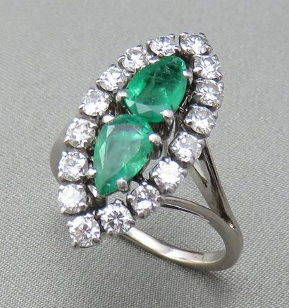 BAGUE MARQUISE en or gris 18k (750/°°) et...