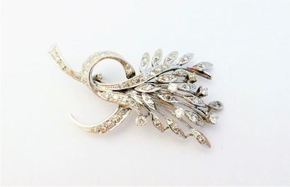 BROCHE gerbe en or blanc 18K (750/°°) orné...