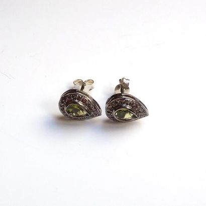 Paire de BOUCLES D'OREILLE en argent 925/°°...