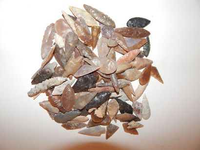 Lot de cinquante pointes de flèches en s...