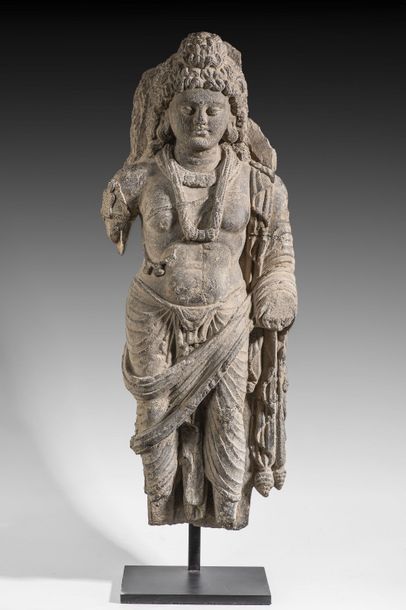 Corps de Bodhisattva debout, en schiste,...