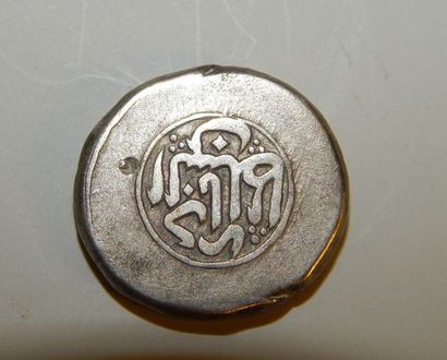 Deux monnaies de six Shahi en argent de 1151,...