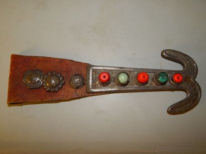 Elément de ceinture en métal. Népal, XXème...
