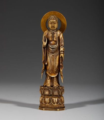Okimono en ivoire, représentant « Bouddha »....