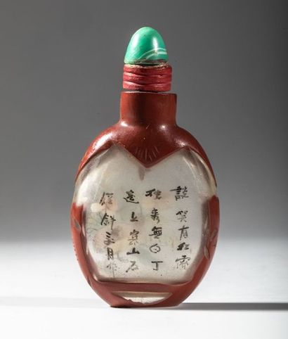 Flacon tabatière en pâte de verre, à décor...