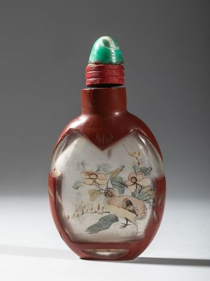 Flacon tabatière en pâte de verre, à décor...