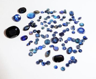 1 lot de 2 SAPHIRS poids 3,10ct et 1 lot...