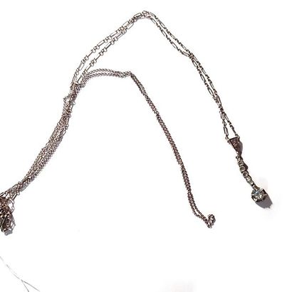 COLLIER en platine et or jaune 18k (750/°°)...