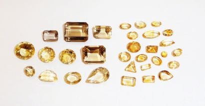 1 lot de CITRINES MIEL doré de tailles diverses...