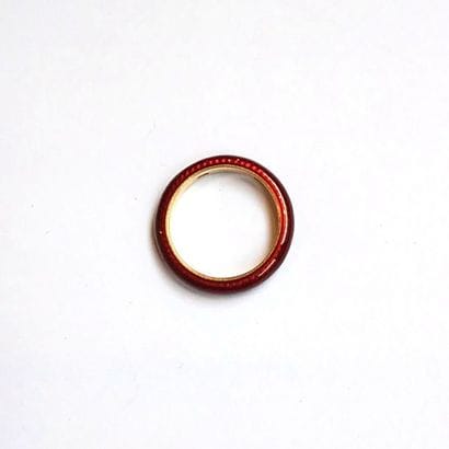 ANNEAU en or jaune 18k (750°/°°) et émail...