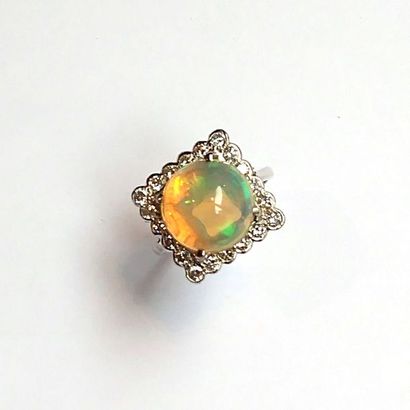 BAGUE à plateau carré en or gris 18k (750/°°),...