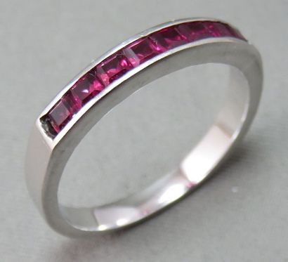 DEMI-ALLIANCE en or gris 18k (750/°°) à section...