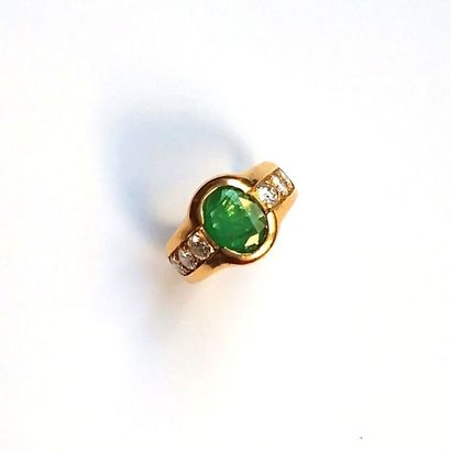 BAGUE en or jaune 18k (750°/°°) sertie d'une...