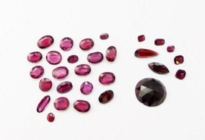 1 lot de GRENATS ovale rhodolite ( de Perpignan)...