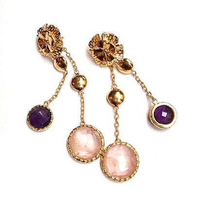 PAIRE DE PENDANTS D'OREILLE en argent doré...