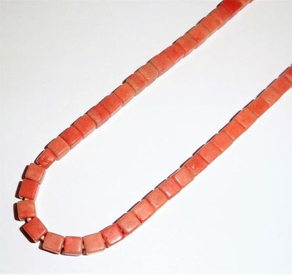 COLLIER en perles de sodalite longueur 50cm...