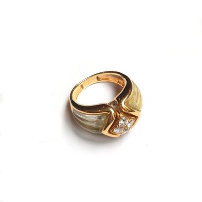 BOUCHERON. Bague dôme en or jaune 18k (750°/°°)...