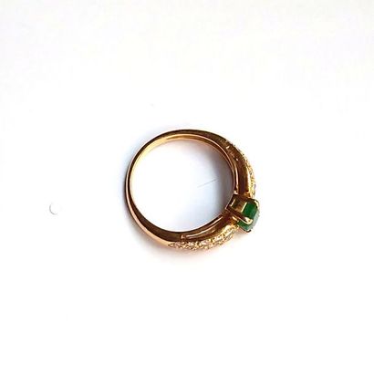 BAGUE en or jaune 18k (750°/°°) sertie d'une...