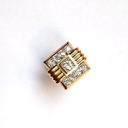 BAGUE en or jaune 18k (750°/°°) et platine...