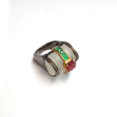 IMPORTANTE BAGUE en argent patiné (925/°°)...