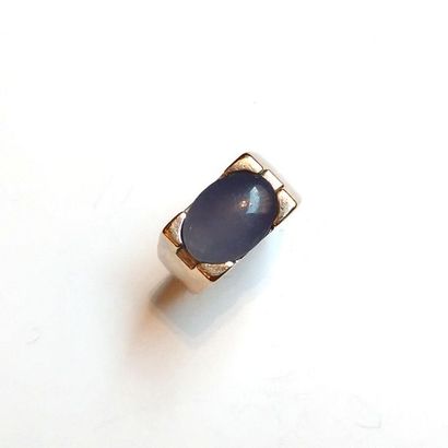 265 BIS - BAGUE en or gris 18k (750/°°) sertie...