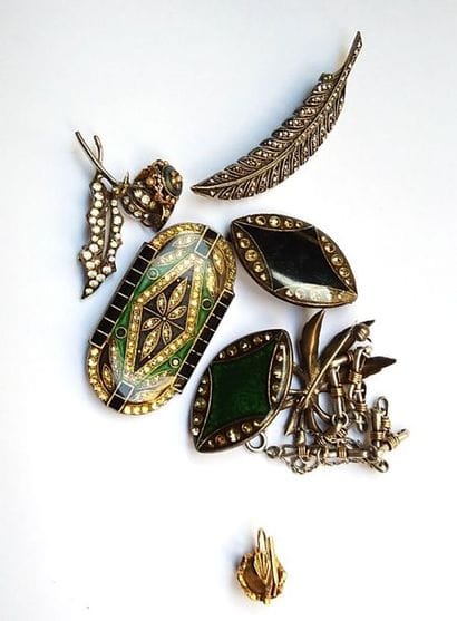 LOT de bijoux fantaisie anciens comprenant:...
