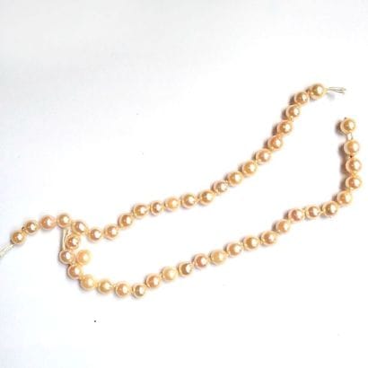 PERLES DE CULTURE choker enfilées sur 2 rangs,...