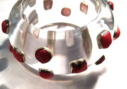 IMPORTANT BRACELET COUTURE en plexi transparent...
