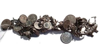 BRACELET composé de pièces irlandaises en...