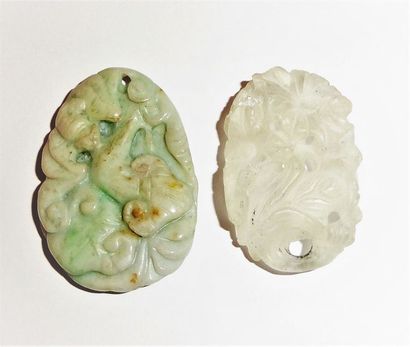 Lot de 2 PENDENTIFS un netsuké en jade hétian...