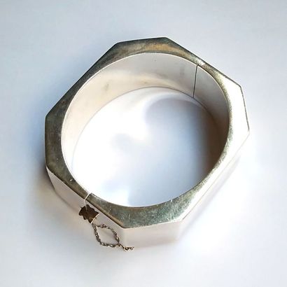 BRACELET MANCHETTE de forme octogonale, en...